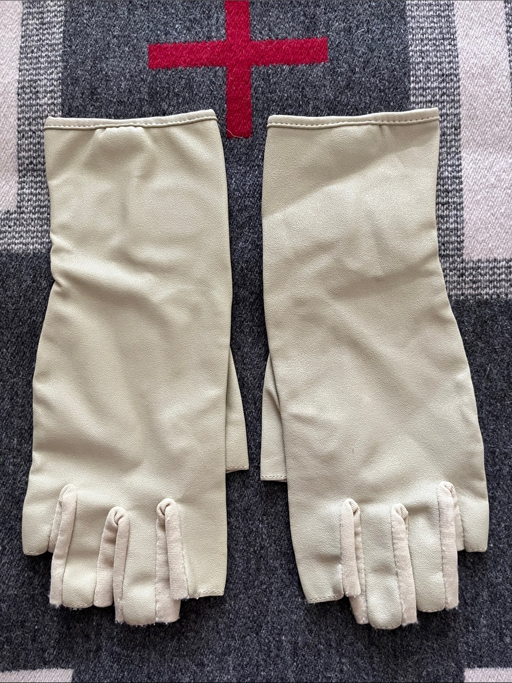 Solumbra by Sun Precautions Fingerless Gloves